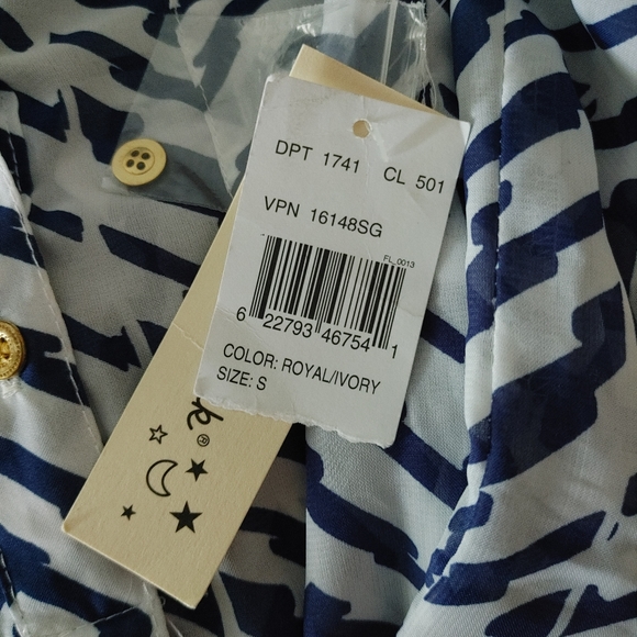 Lightweight Blouse Bundle - Picture 6 of 9